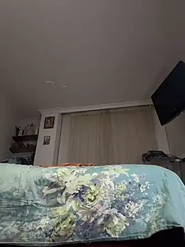 Snapshot of Nicolds14 chatting on 04-07-26, 12:23 Nicolds14 online show from 04-07-26, 12:23