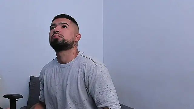 Snapshot of ethaanjones chatting on 02-23-25, 04:57 ethaanjones online show from 02-23-25, 04:57