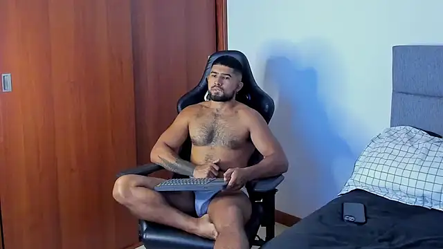 Snapshot of ethaanjones chatting on 09-11-25, 08:20 ethaanjones online show from 09-11-25, 08:20