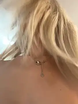 Adelina0001 online show from 03-04-25, 02:27