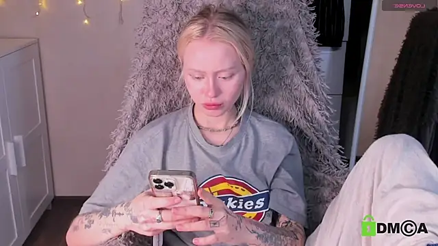 MalenaErnman online show from 11-20-25, 10:27