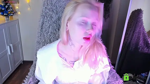 MalenaErnman online show from 12-27-24, 10:23