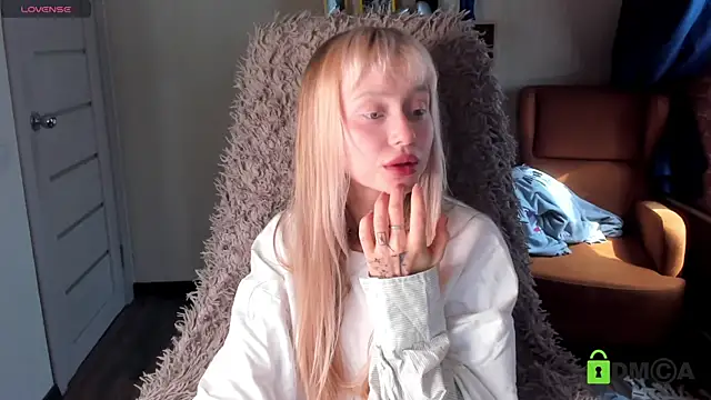 Snapshot of MalenaErnman chatting on 05-17-26, 10:26 MalenaErnman online show from 05-17-26, 10:26