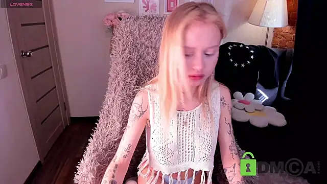 MalenaErnman online show from 03-19-25, 10:44
