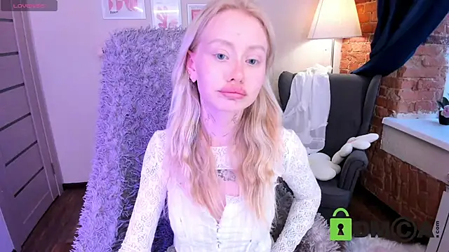 MalenaErnman online show from 02-28-25, 01:36