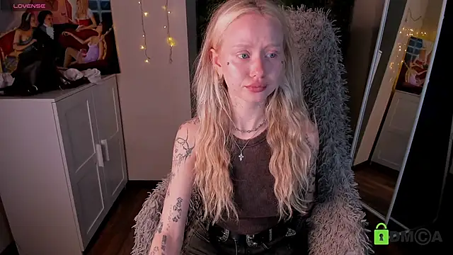 MalenaErnman online show from 11-07-25, 10:42