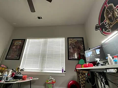 4EVAGLACIERS online show from 04-13-26, 03:49