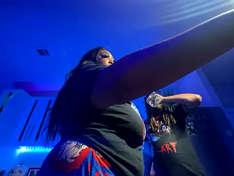 4EVAGLACIERS online show from 10-31-25, 05:48