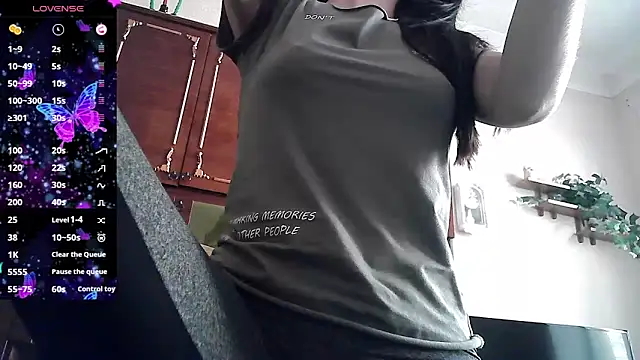Snapshot of ElizaSwon chatting on 06-18-26, 02:33 ElizaSwon online show from 06-18-26, 02:33