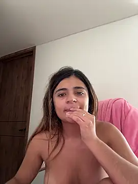 Snapshot of pamell_col chatting on 03-22-26, 03:13 pamell col online show from 03-22-26, 03:13