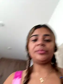 Snapshot of pamell_col chatting on 10-21-25, 02:27 pamell col online show from 10-21-25, 02:27