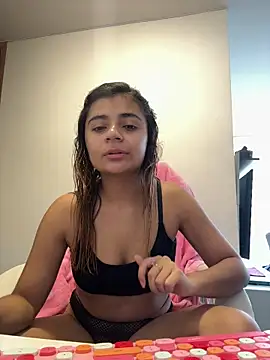 Snapshot of pamell_col chatting on 03-27-26, 03:46 pamell col online show from 03-27-26, 03:46