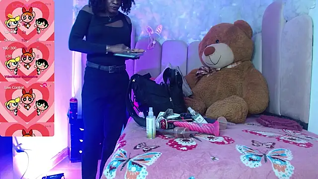 Snapshot of puca_ebony chatting on 09-16-25, 07:59 puca ebony online show from 09-16-25, 07:59