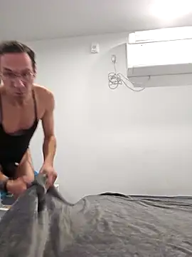 Iliketocooksquirt25 online show from 12-18-25, 11:30