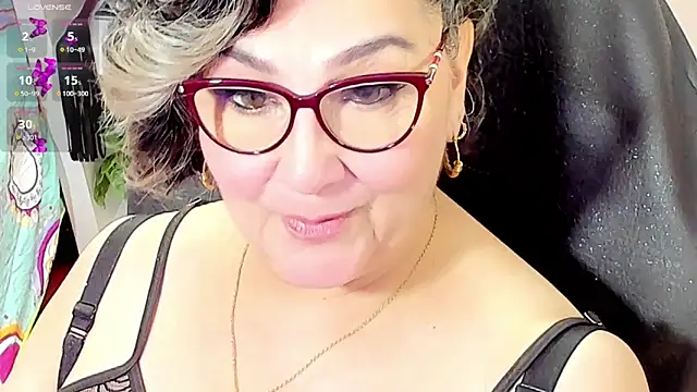 Snapshot of cataleya_mom chatting on 02-24-26, 01:28 cataleya mom online show from 02-24-26, 01:28