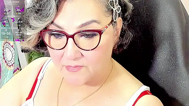 Snapshot of cataleya_mom chatting on 02-25-26, 02:56 cataleya mom online show from 02-25-26, 02:56