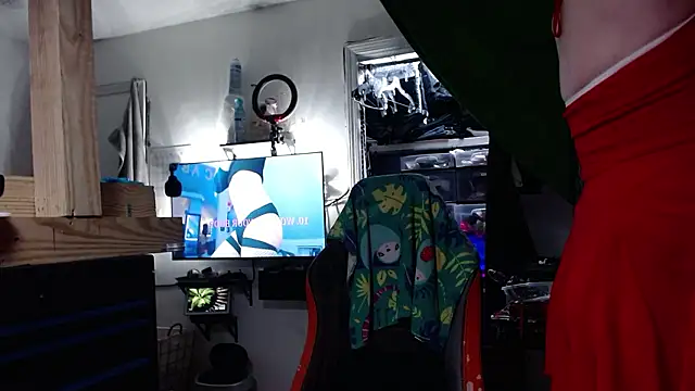 Snapshot of famousALYX chatting on 02-11-26, 09:31 famousALYX online show from 02-11-26, 09:31