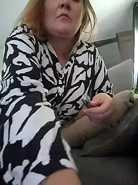 lady charlyne online show from 11-03-25, 01:15