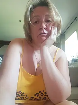 Snapshot of lady_charlyne chatting on 05-27-26, 07:16 lady charlyne online show from 05-27-26, 07:16