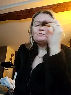 lady charlyne online show from 01-08-25, 08:38