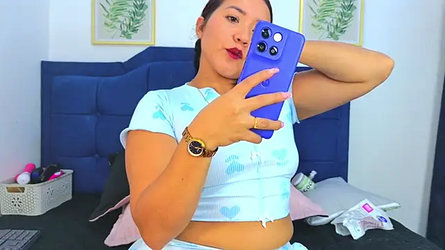 alexa pariss online show from 07-13-26, 12:54
