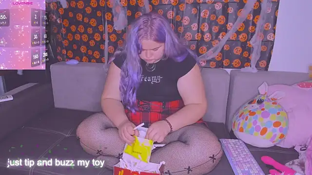Snapshot of Freakcute_ chatting on 10-25-25, 05:13 Freakcute  online show from 10-25-25, 05:13