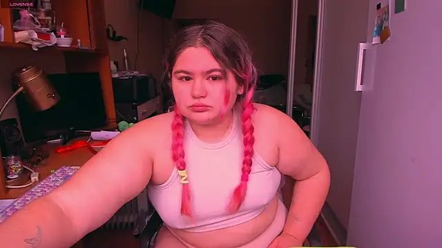 Snapshot of Freakcute_ chatting on 12-19-24, 11:07 Freakcute  online show from 12-19-24, 11:07