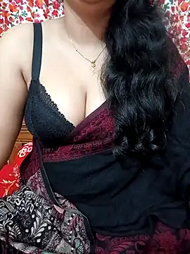 Snapshot of Priya_Boudi chatting on 12-14-25, 06:02 Priya Boudi online show from 12-14-25, 06:02