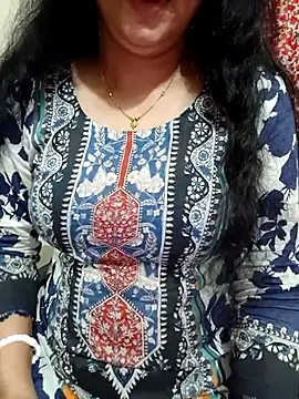 Snapshot of Priya_Boudi chatting on 10-13-25, 06:31 Priya Boudi online show from 10-13-25, 06:31