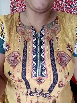 Snapshot of Priya_Boudi chatting on 12-19-25, 07:00 Priya Boudi online show from 12-19-25, 07:00