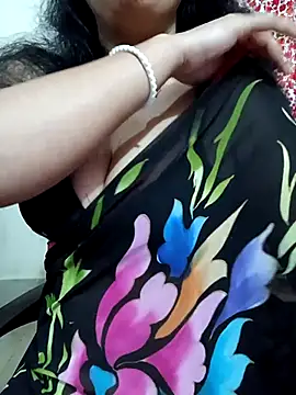 Snapshot of Priya_Boudi chatting on 11-07-25, 06:23 Priya Boudi online show from 11-07-25, 06:23