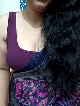 Snapshot of Priya_Boudi chatting on 09-25-25, 06:47 Priya Boudi online show from 09-25-25, 06:47