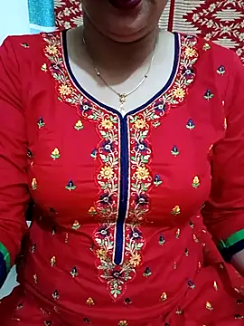 Snapshot of Priya_Boudi chatting on 03-04-25, 05:03 Priya Boudi online show from 03-04-25, 05:03