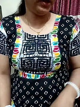 Snapshot of Priya_Boudi chatting on 10-10-25, 06:09 Priya Boudi online show from 10-10-25, 06:09