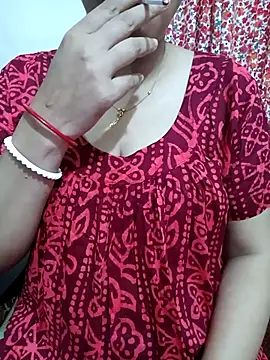Snapshot of Priya_Boudi chatting on 10-16-25, 06:16 Priya Boudi online show from 10-16-25, 06:16
