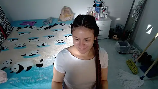 Snapshot of soniafuckboobs chatting on 02-20-26, 12:18 soniafuckboobs online show from 02-20-26, 12:18