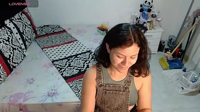 Snapshot of soniafuckboobs chatting on 02-13-26, 12:27 soniafuckboobs online show from 02-13-26, 12:27