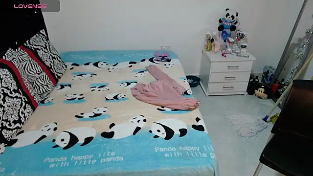 Snapshot of soniafuckboobs chatting on 02-18-26, 12:23 soniafuckboobs online show from 02-18-26, 12:23