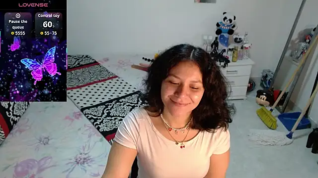 Snapshot of soniafuckboobs chatting on 02-12-26, 12:27 soniafuckboobs online show from 02-12-26, 12:27