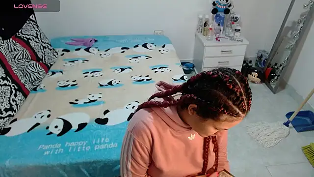 Snapshot of soniafuckboobs chatting on 02-19-26, 12:24 soniafuckboobs online show from 02-19-26, 12:24