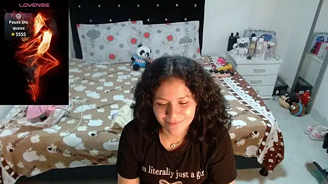 Snapshot of soniafuckboobs chatting on 01-16-26, 12:36 soniafuckboobs online show from 01-16-26, 12:36