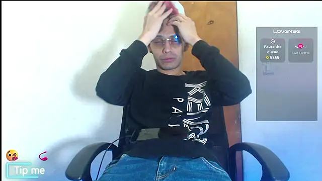 Snapshot of GrayHornyX chatting on 02-02-26, 06:56 GrayHornyX online show from 02-02-26, 06:56