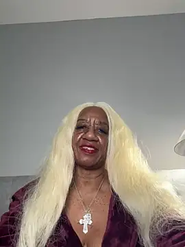 Snapshot of BreanaDivine chatting on 02-22-25, 02:06 BreanaDivine online show from 02-22-25, 02:06