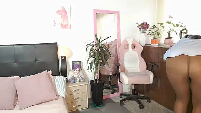 DonaBella17 online show from 10-21-25, 12:26