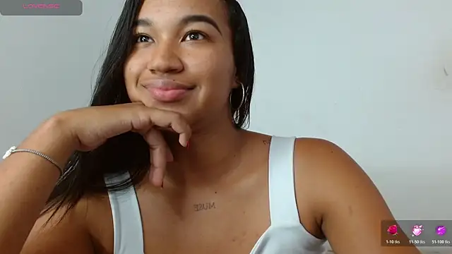 Snapshot of Alexa_priincess chatting on 05-19-26, 04:58 Alexa priincess online show from 05-19-26, 04:58