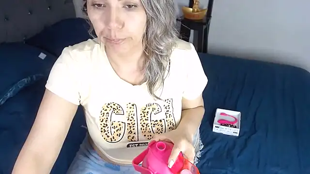 Snapshot of Chantal_hott chatting on 05-30-26, 03:28 Chantal hott online show from 05-30-26, 03:28
