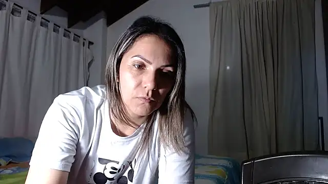 Chantal hott online show from 10-28-25, 02:01