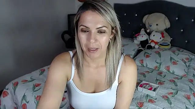 Chantal hott online show from 03-11-26, 08:47