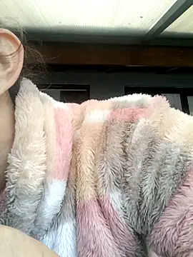 Chantal hott online show from 10-28-25, 04:50