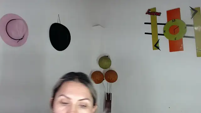 Snapshot of Chantal_hott chatting on 04-21-26, 01:42 Chantal hott online show from 04-21-26, 01:42